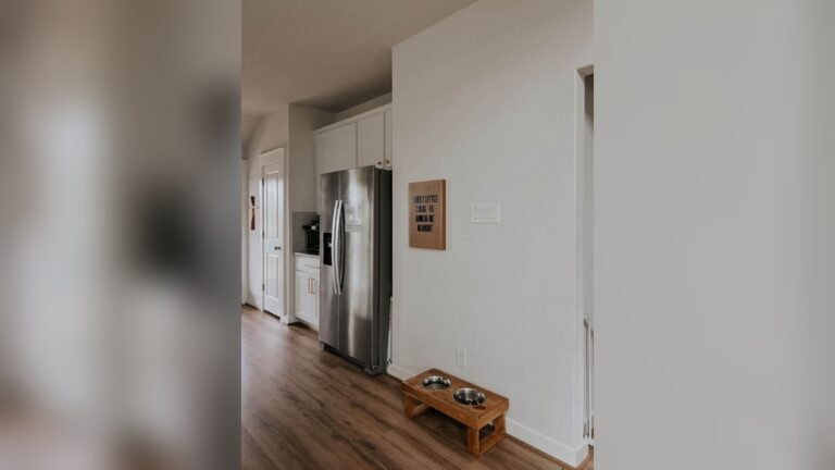 How to Decorate a Bare Kitchen Wall